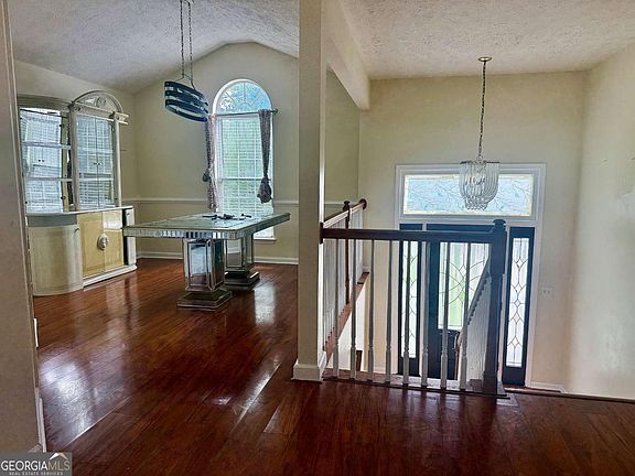 4th image of 3193 Medina Dr