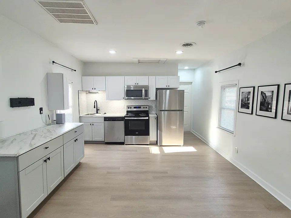 406 Saint Mark St