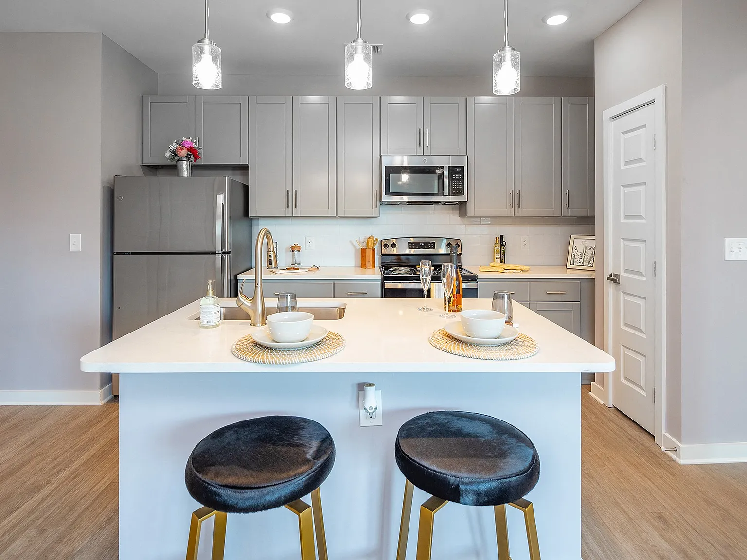 The Enclave at Providence Luxury Apartments — Photo 2