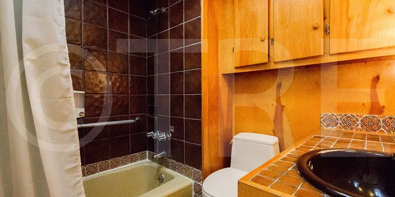 Rented by Twyford Real Estate | media 16