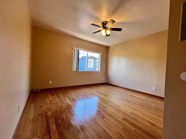 5646 La Mirada Ave #2 — Photo 9