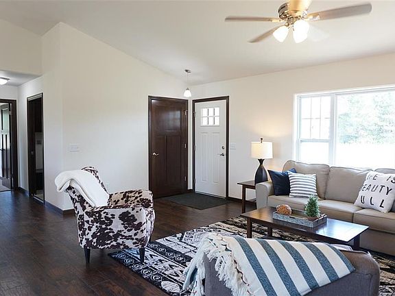 2nd image of 2525 Sussex Pl
