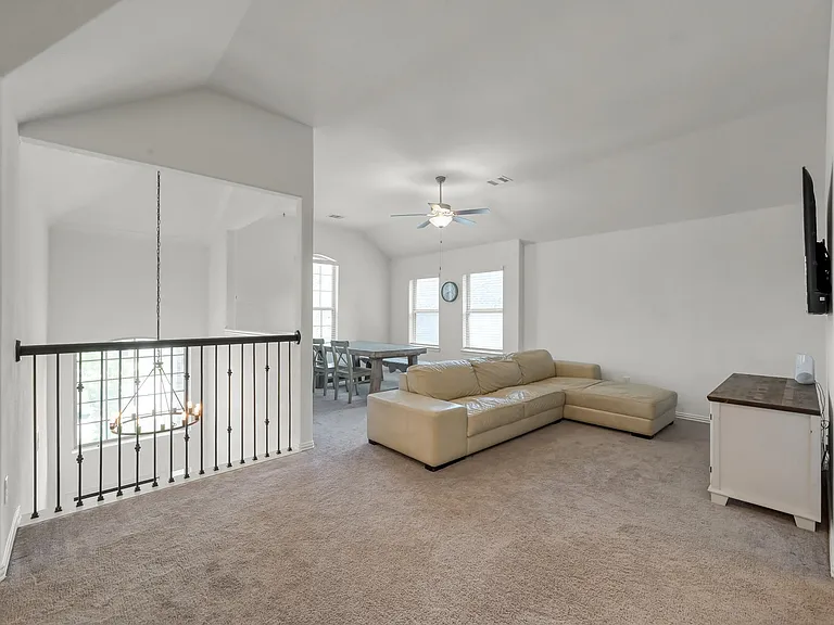 508 Loft Ct — Photo 37