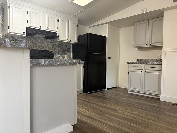 5th image of 905 1/2 Salters St