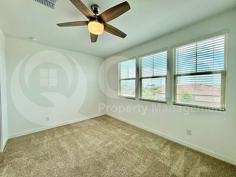 4321 N 94th Dr — Photo 14
