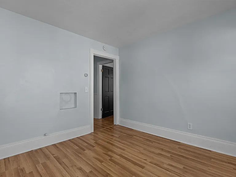 60 Morris Ave #2 — Photo 7