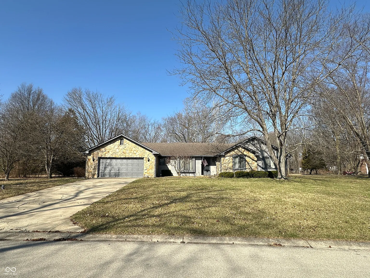 7164 Sandalwood Dr photo 1