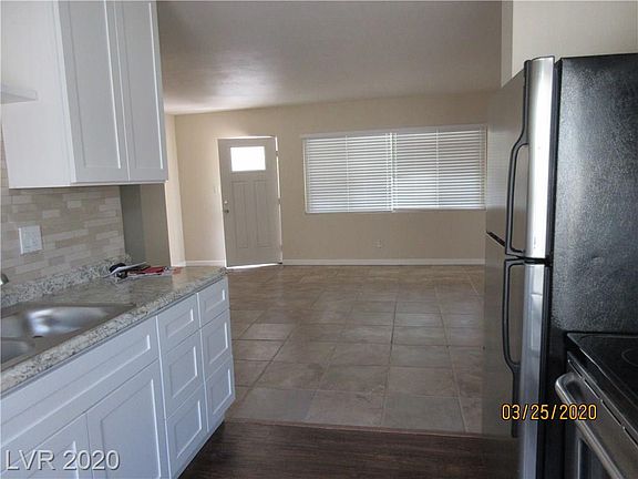 3rd image of 1620 Thelma Ln #1620