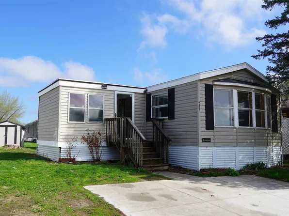 5327 Sandpiper Ln S, La Crosse, WI 54601