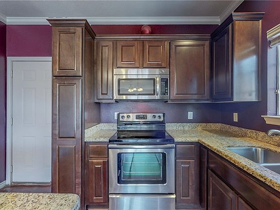4th image of 2487 Horse Shoe Dr