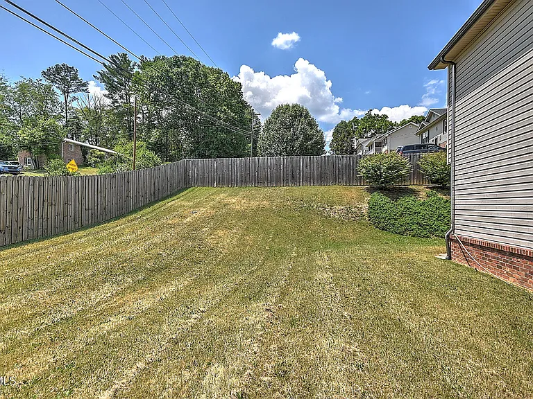 1092 Aberlea Valley Cir — Photo 37