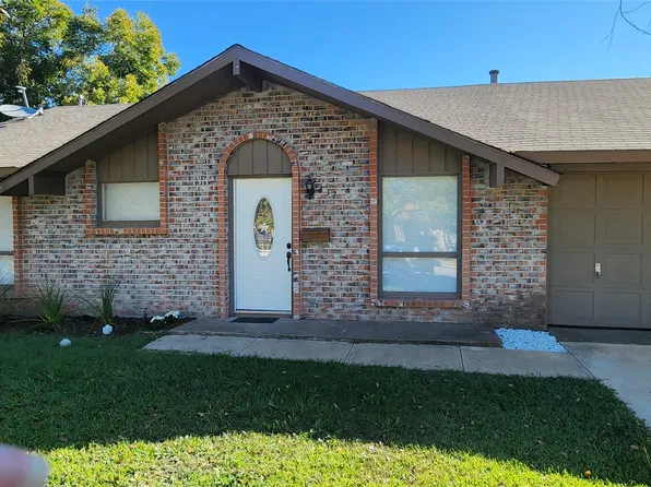 437 W Grenoble Dr, Grand Prairie, TX 75052