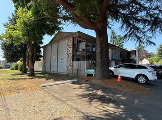 9209 SE Stark St, Portland, OR 97216