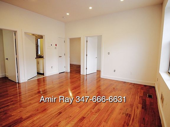 4th image of 654 Evergreen Ave #3