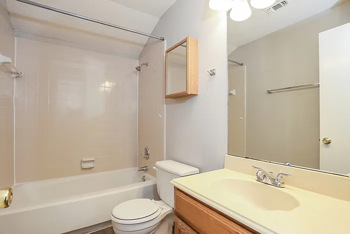 722 Nightingale Cir — Photo 16