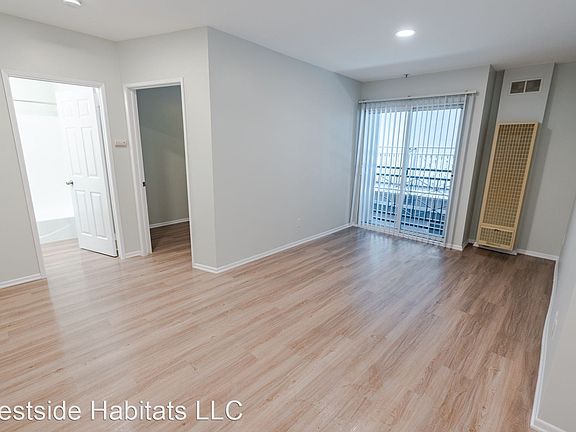 5th image of 1015 2nd St #206