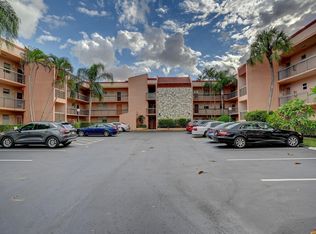 3040 Holiday Springs Blvd APT 210, Margate, FL 33063