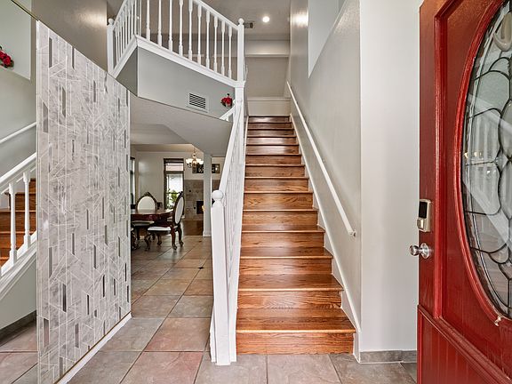 5th image of 4305 Hudson Ave