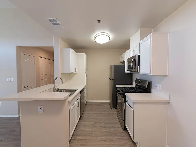 Santa Fe Apartments II — Photo 61