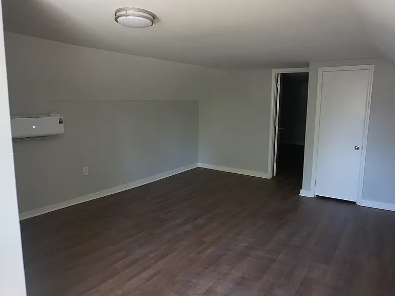 1001 Park Ave #B — Photo 11