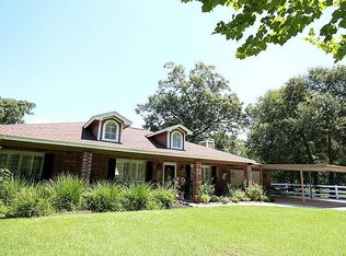 2943 Grace Ln, Highlands, TX 77562