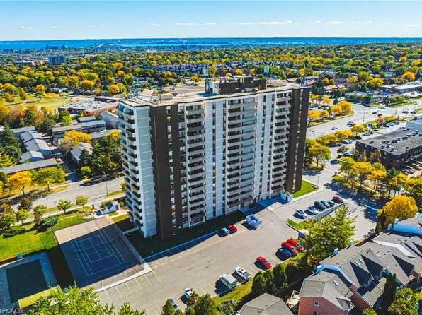 2055 Upper Middle Rd #1105, Burlington, ON L7P 3P4