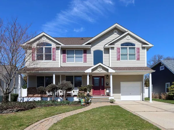 2033 Earl Drive, Merrick, NY 11566