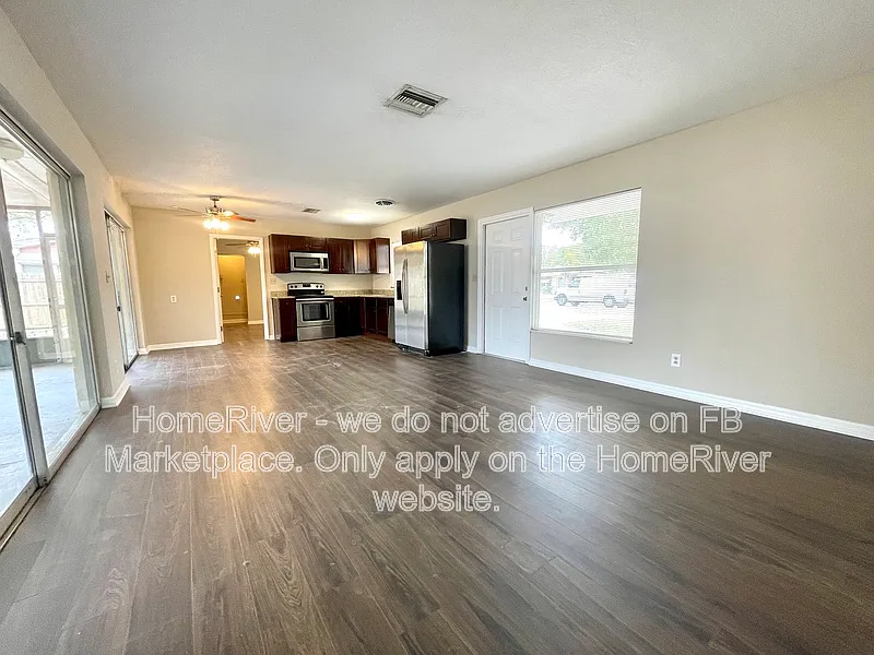 3 bed, 2.0 bath, 1200 sqft, $2,250 — Photo 2