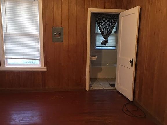 2nd image of 521 Park Pl