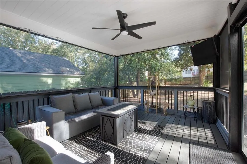 3 bed, 3.0 bath, 2016 sqft, $8,100 — Photo 4