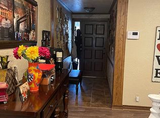 825 Kentucky Dr, Perryton, TX 79070