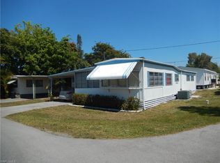 106 Seagrape Ct, Naples, FL 34110