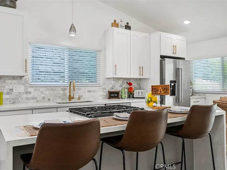 25552 Mackenzie St — Photo 8