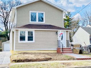 490 Decatur St, Uniondale, NY 11553