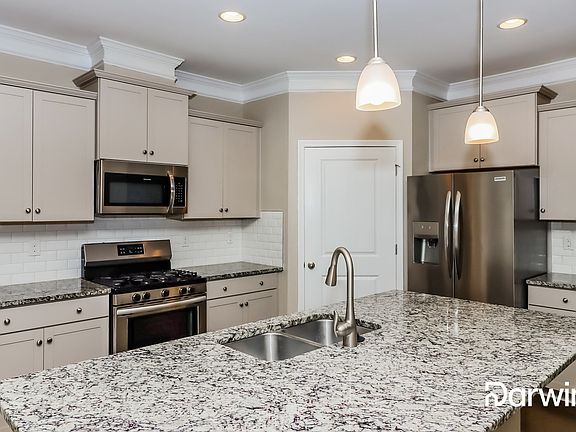 4th image of 3755 Summer Haven Dr
