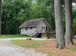259 Lake Hosea Dr, Saluda, NC 28773