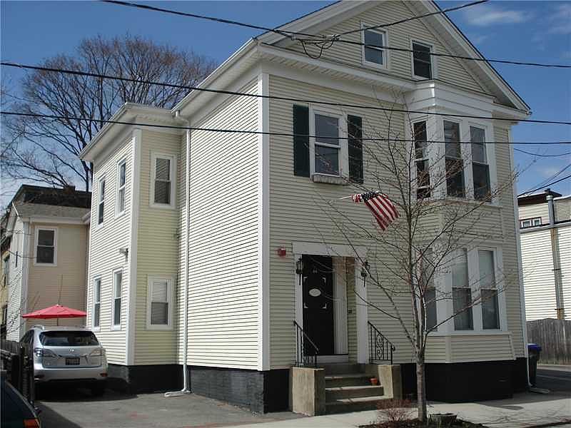 1st image of 28 Ringgold St APT 3