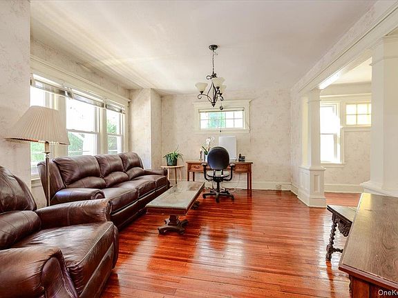 4th image of 548 Davis Avenue