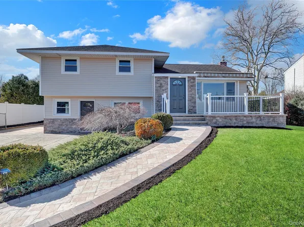 19 Gardenia Drive, Commack, NY 11725