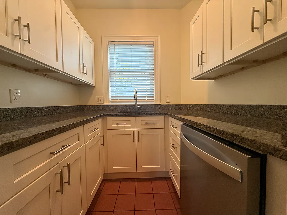 17 Evergreen St #3