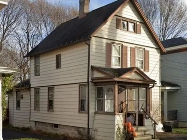 56 Cayuga St, Auburn, NY 13021
