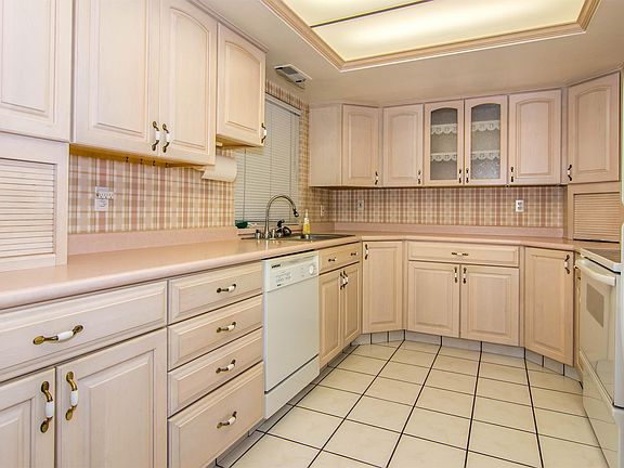 2nd image of 592 E Marshwood Ln #2F