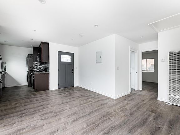 5th image of 938 N Harper Ave #1/2