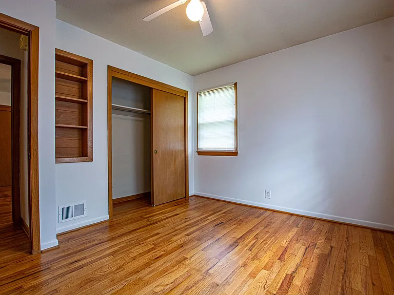 3605 S 82nd St — Photo 17