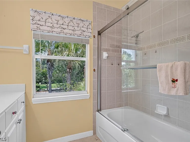 3241 Cottonwood Bnd #101 — Photo 28