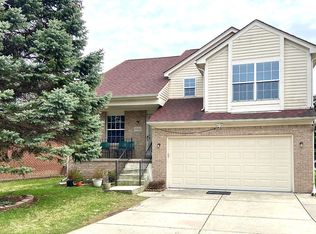 37345 Blake Dr, Livonia, MI 48150