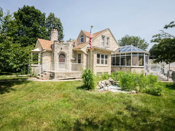 2144 South 107th STREET, West Allis, WI 53227