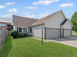 803 Prestwick Point, Champaign, IL 61822