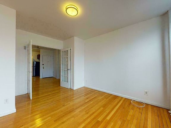 3rd image of 49 Clinton St APT 11