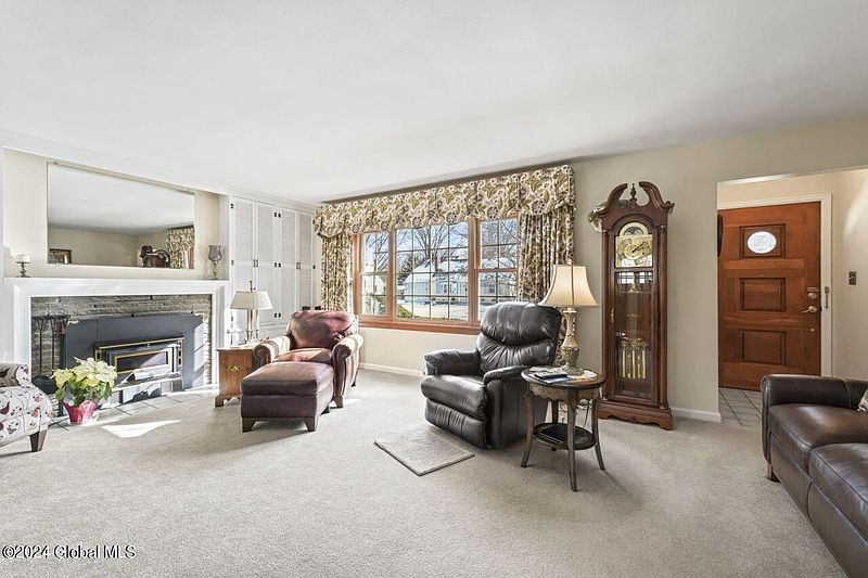 3rd image of 149 Willow Lane